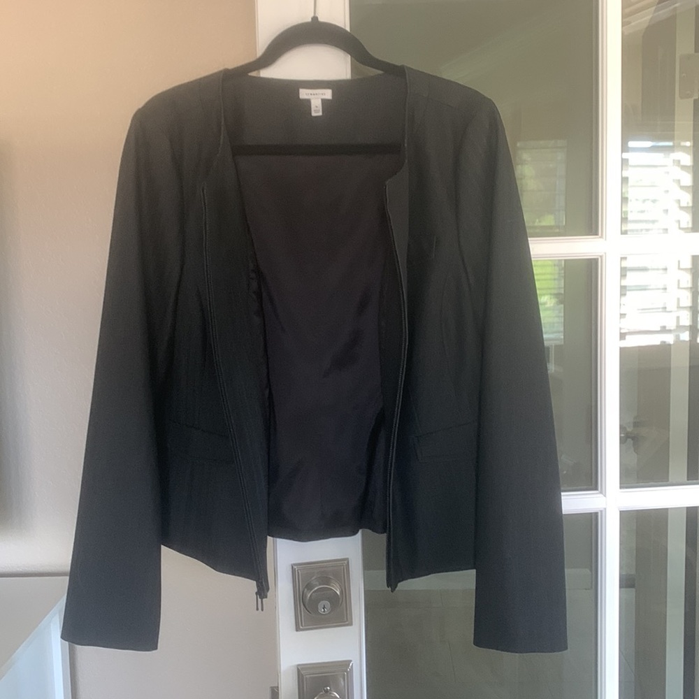 Semantiks dark gray zip front jacket, size 14